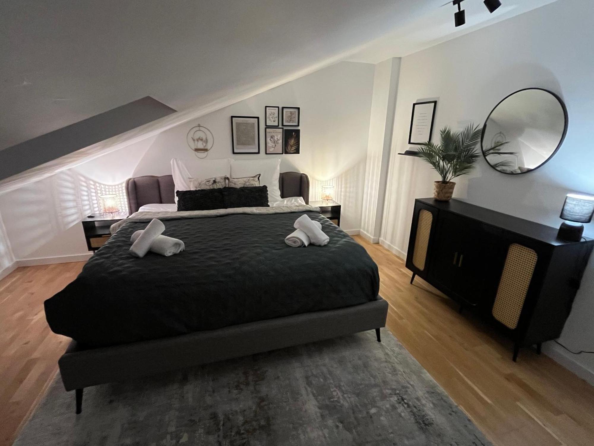 2-Zimmer Apartment - Zentral Ueber Den Daechern Von Aschaffenburg - 5 Min Vom Hbf - Gegenueber City Galerie エクステリア 写真